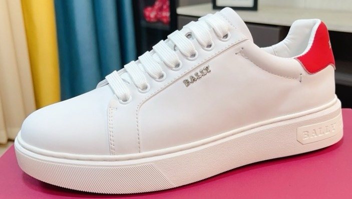 BALLY White Red Heel Low-Top Sneakers — front
