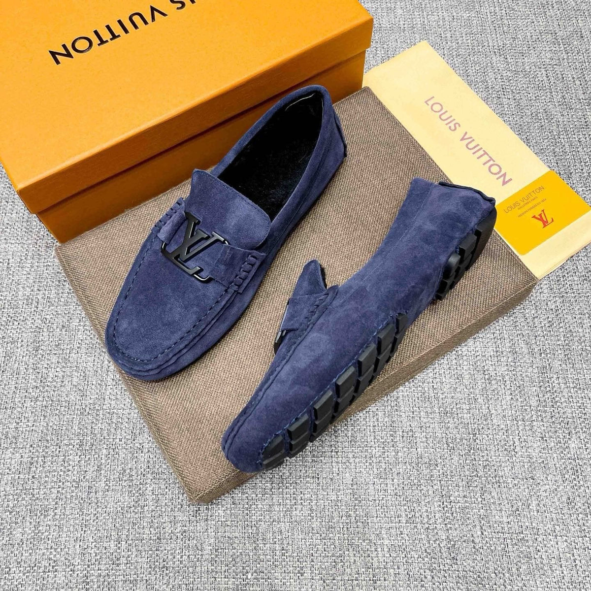 微商相册测试鞋子-Louis Vuitton Navy Blue Hardware Loafers — side