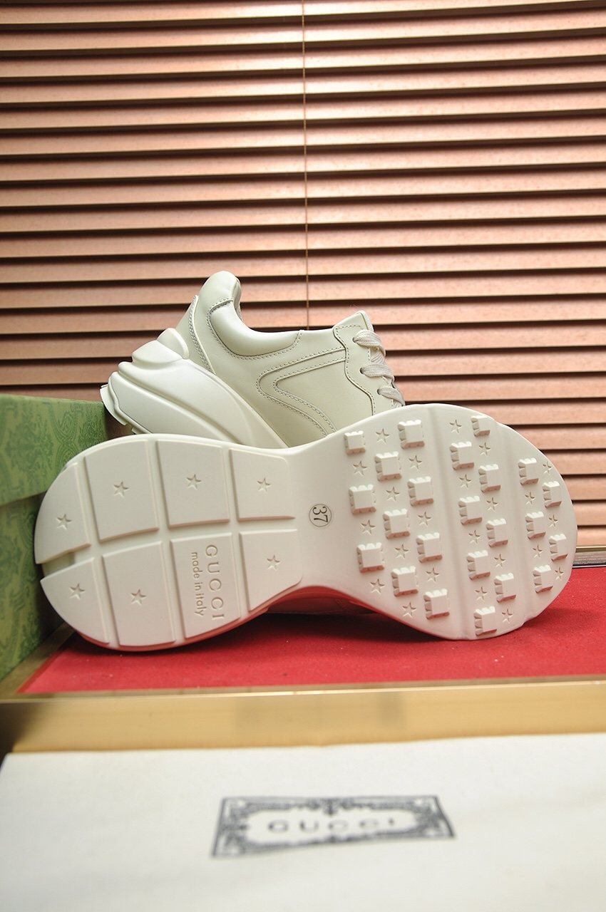 Gucci Colorful Graphic Sneakers — detail